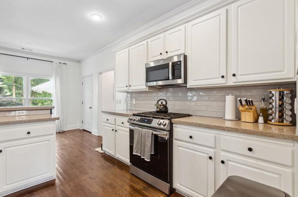 1161 Mclendon Dr, Decatur GA  30033-3918 exterior