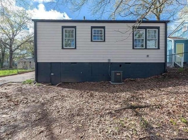 1873 Phillips Ave, Atlanta GA  30344-4654 exterior