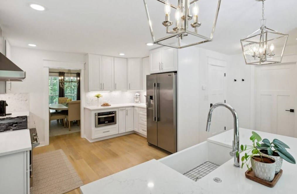 1486 Ragley Hall Rd, Atlanta GA  30319-2518 exterior