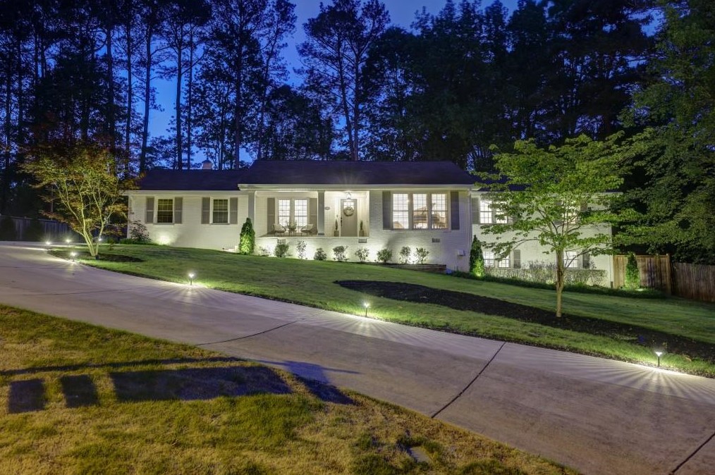 1486 Ragley Hall Rd, Atlanta GA  30319-2518 exterior