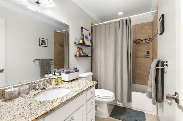 636 Rosedale Dr, Smyrna GA  30082-3364 exterior