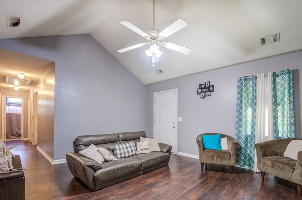 95 Myrtle Grove Ln, Porterdale, GA 30014