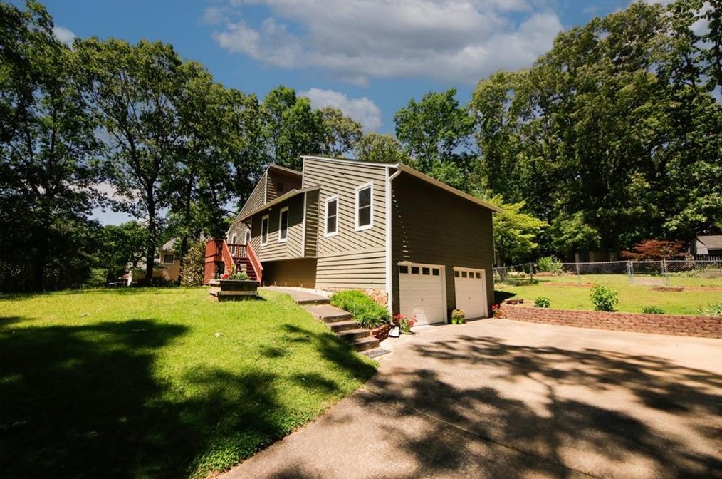 1797 Kelvin Dr, Lawrenceville, GA 30043-3133