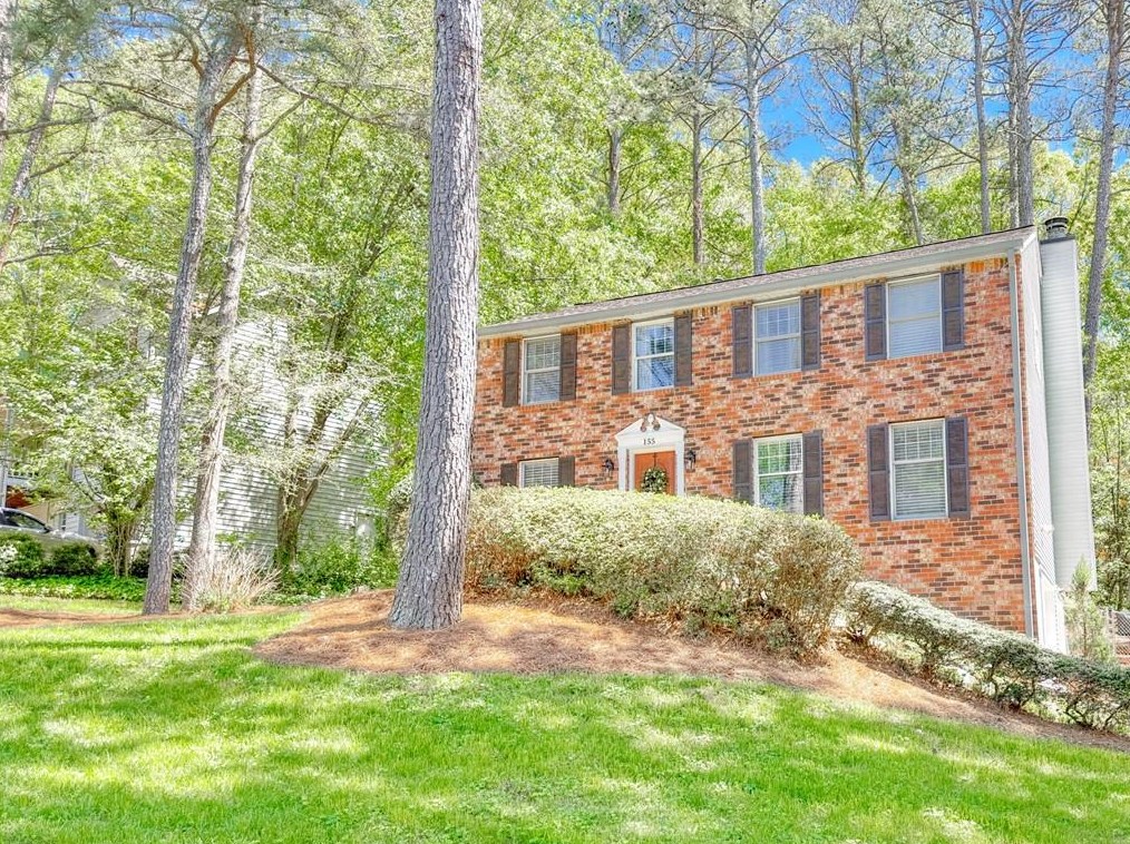 155 Roswell Farms Ln, Roswell, GA 30075-4312