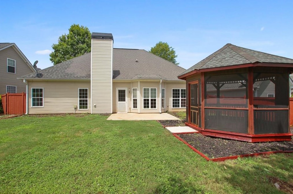 370 Stillwood Dr, Newnan, GA 30265