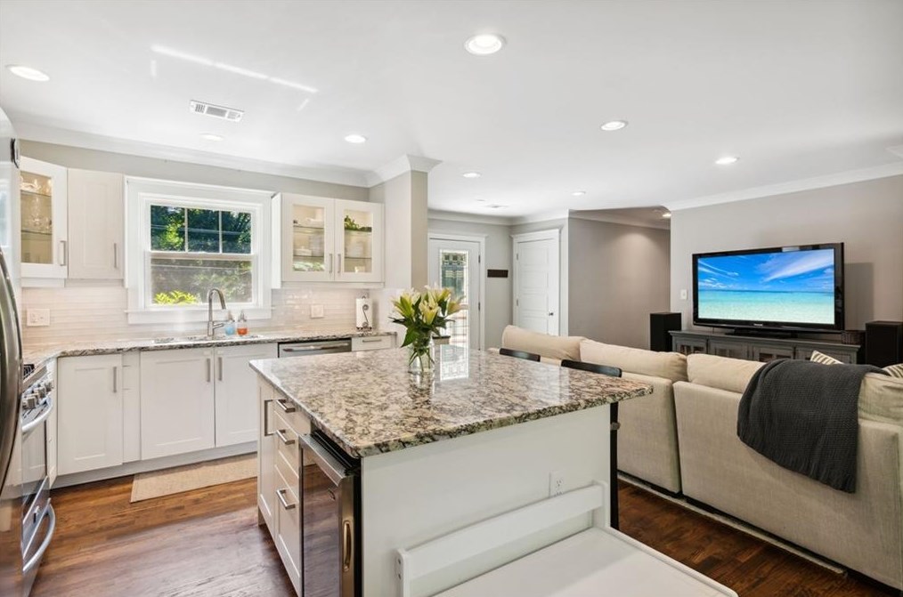 704 Medlock Rd, Decatur GA  30033-5513 exterior