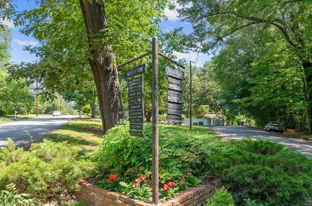 704 Medlock Rd, Decatur GA  30033-5513 exterior