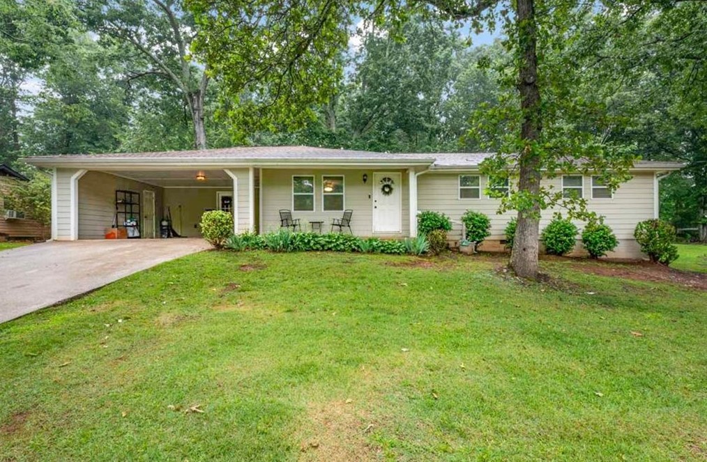 5700 Bob White Ln, Douglasville, GA 30135-3804