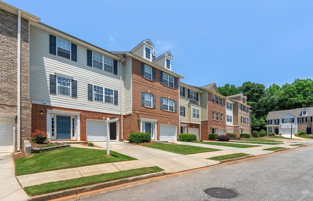 3510 Lantern View Ln, Scottdale, GA 30079