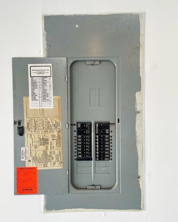 1045 Westwell Run, Alpharetta GA  30022-5893 exterior