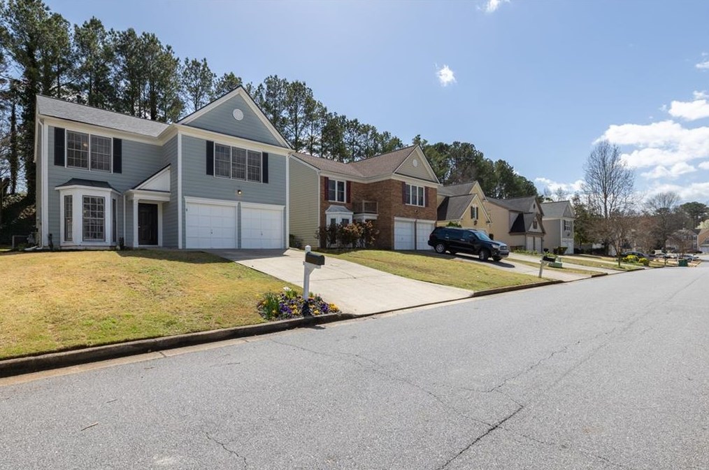 1045 Westwell Run, Alpharetta GA  30022-5893 exterior