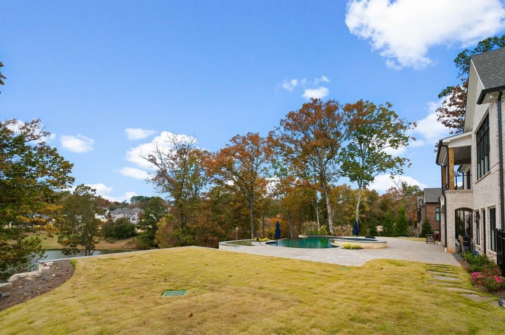16038 Manor Club Dr, Alpharetta GA  30004-8848 exterior