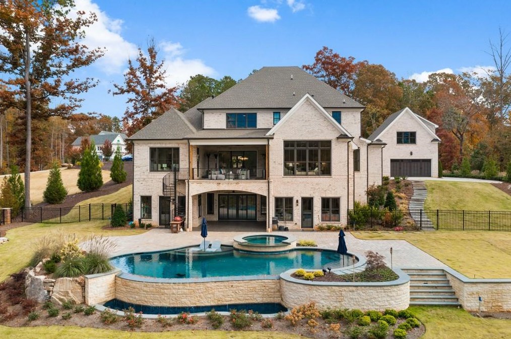 16038 Manor Club Dr, Alpharetta GA  30004-8848 exterior