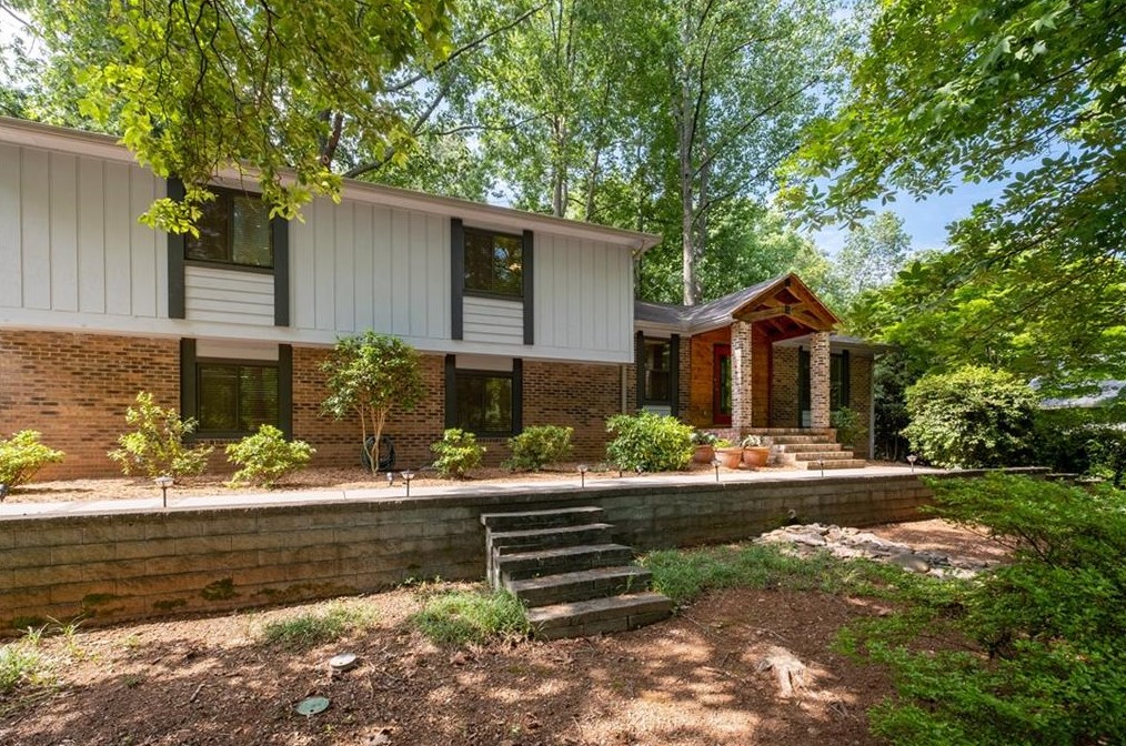 100 Beechwood Trl, Roswell, GA 30075-2309