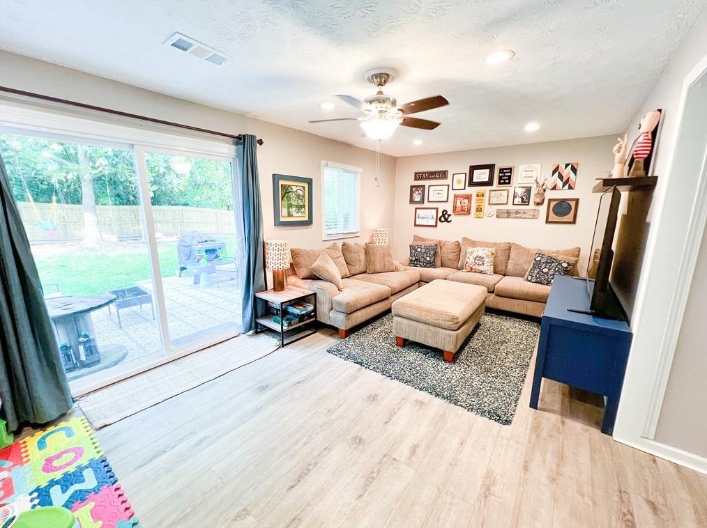 778 Creek View Dr, Lawrenceville GA  30044-3771 exterior