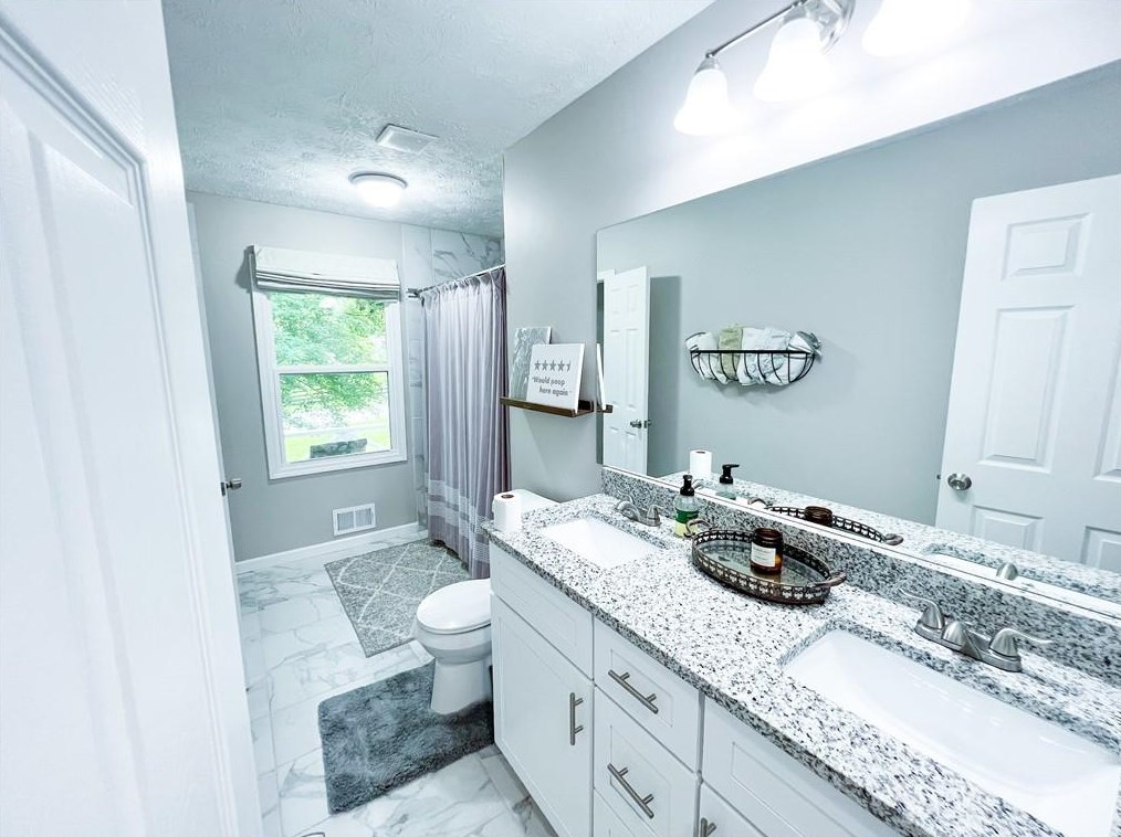 778 Creek View Dr, Lawrenceville GA  30044-3771 exterior