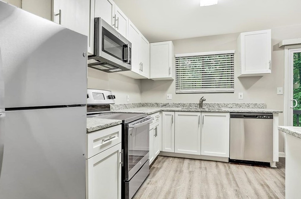4645 Hairston Crossing Pl, Stone Mountain GA  30083-3474 exterior