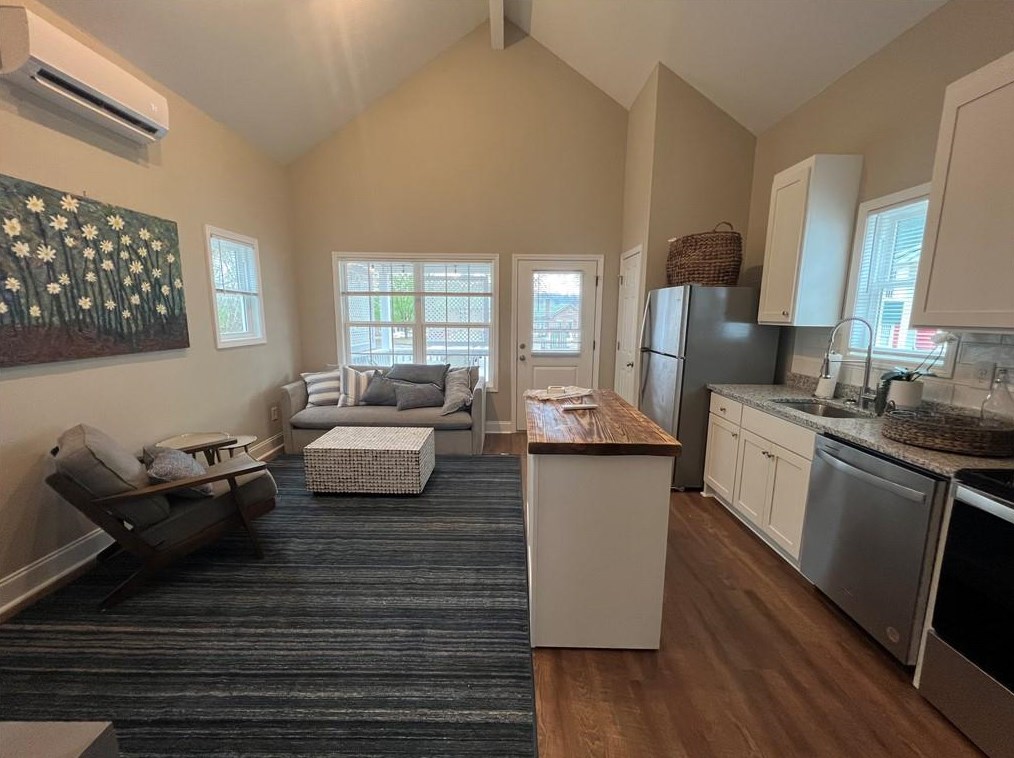 17 Myrtle Dr, Gainesville, GA 30501