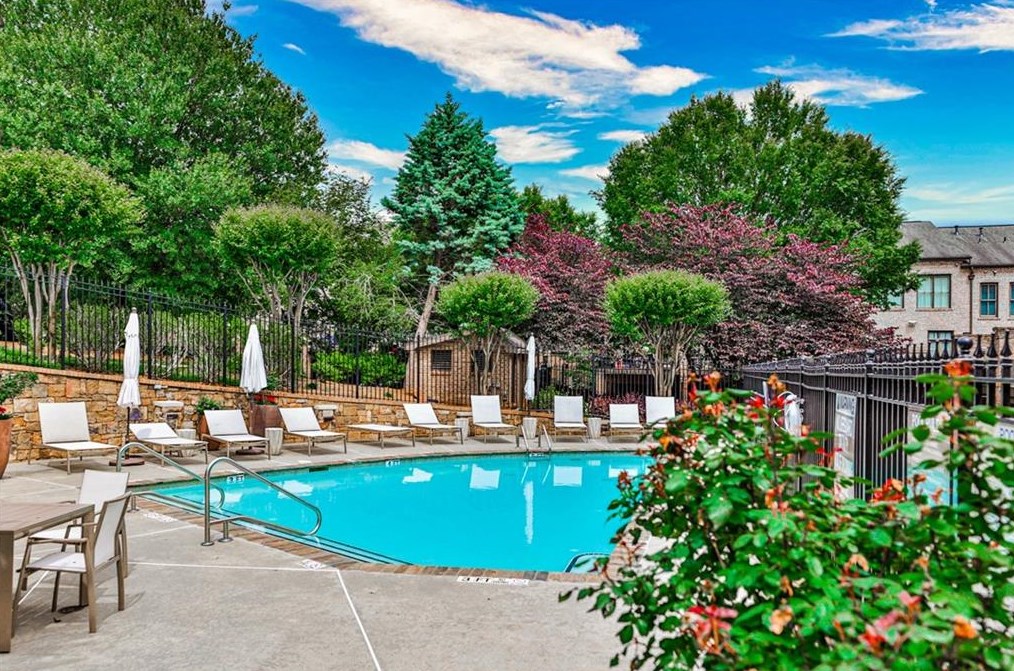 3578 Roswell Rd, Atlanta GA  30305-1243 exterior