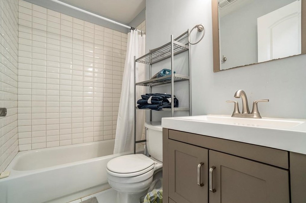 1996 Virginia Ave, Atlanta GA  30337-2539 exterior