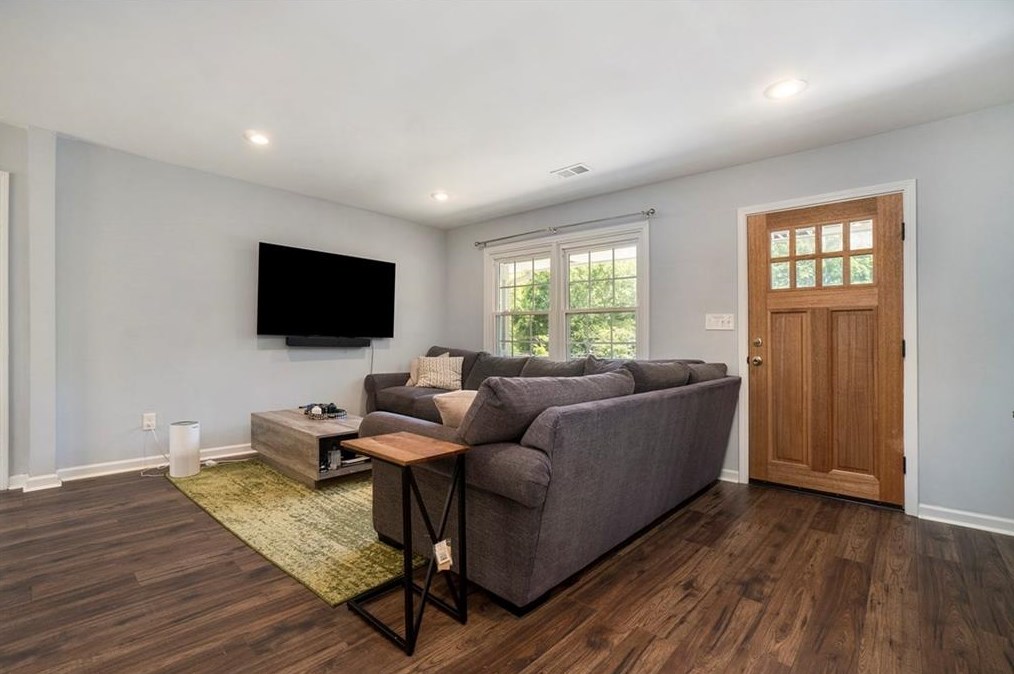 1996 Virginia Ave, Atlanta GA  30337-2539 exterior