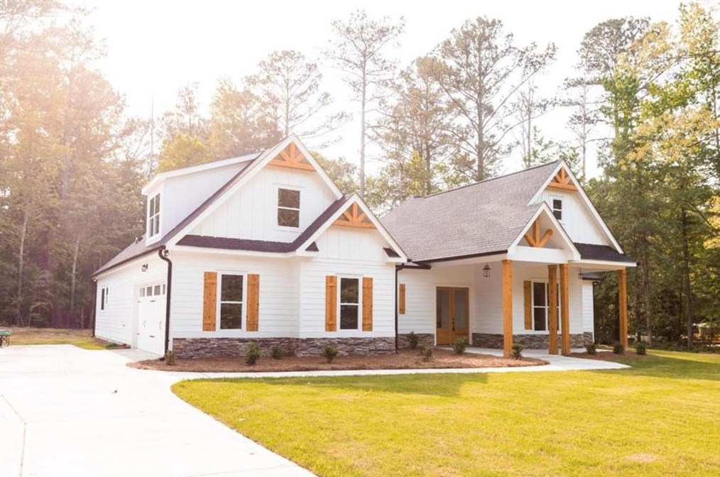 97 Johnson Rd, Oxford, GA 30054