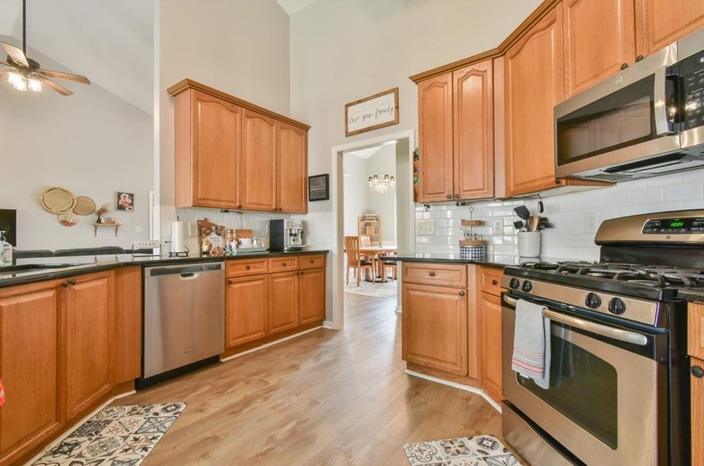 2480 Bittersweet Cir, Dacula GA  30019-6711 exterior