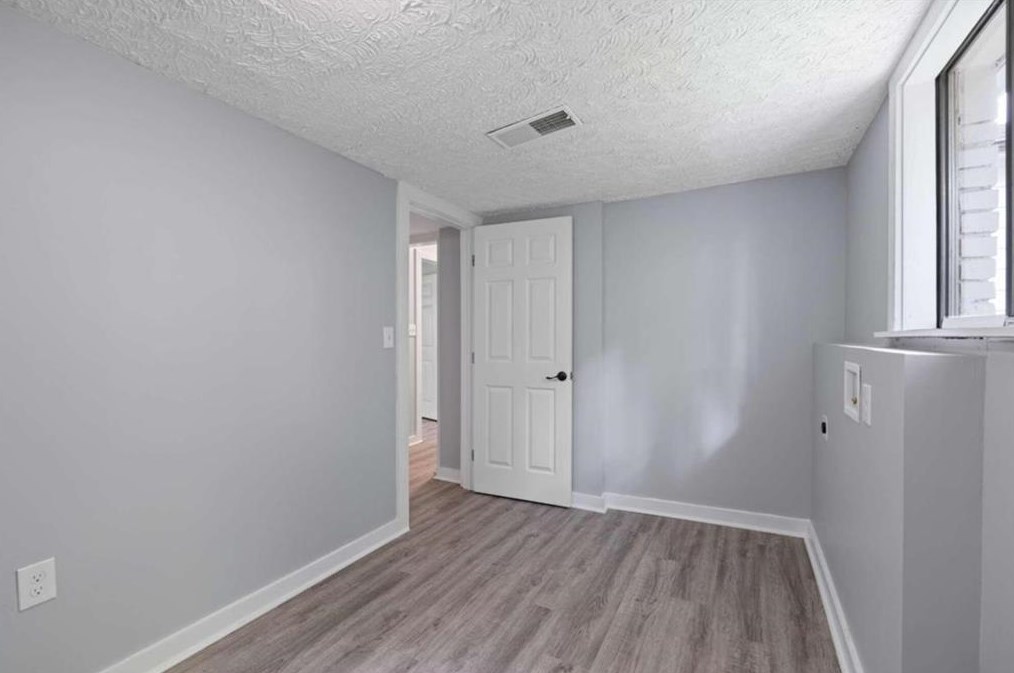 2984 Peek Rd, Atlanta GA  30318-6077 exterior