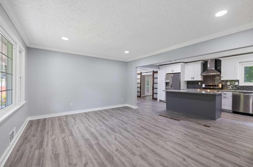 2984 Peek Rd, Atlanta GA  30318-6077 exterior