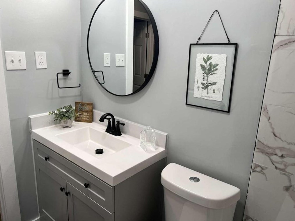 2984 Peek Rd, Atlanta GA  30318-6077 exterior