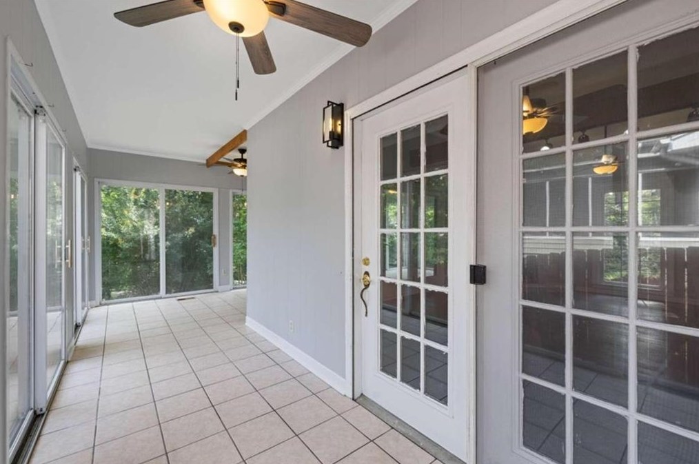 2984 Peek Rd, Atlanta GA  30318-6077 exterior