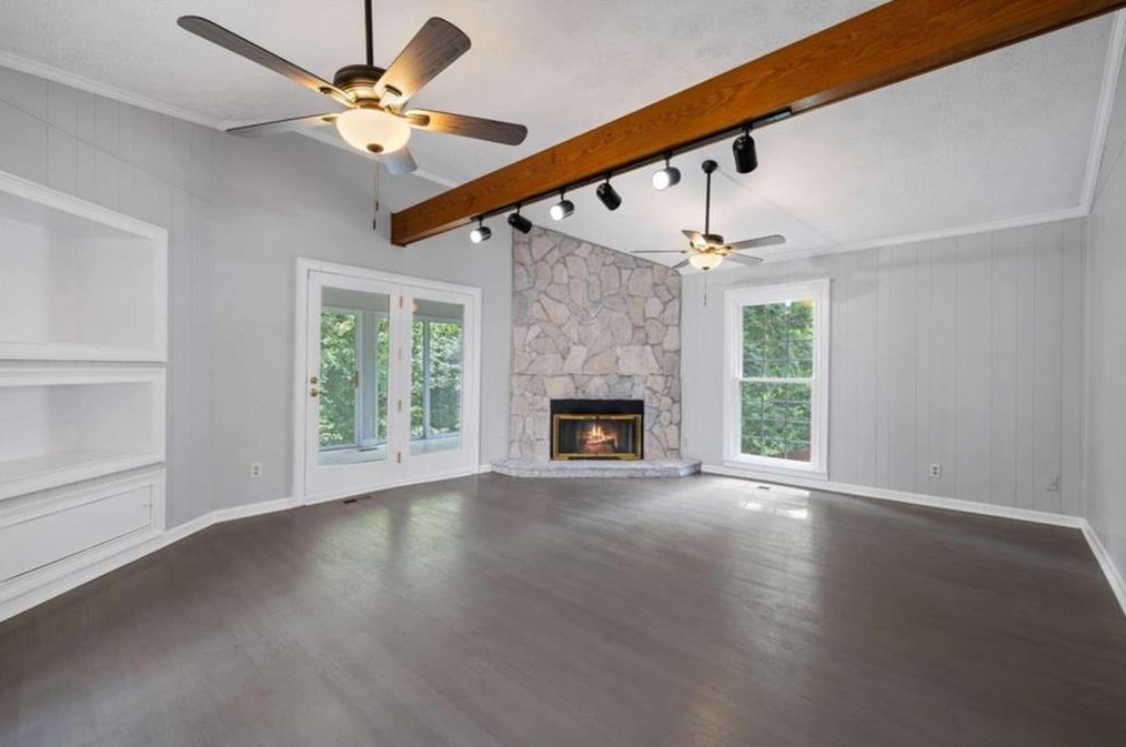 2984 Peek Rd, Atlanta GA  30318-6077 exterior