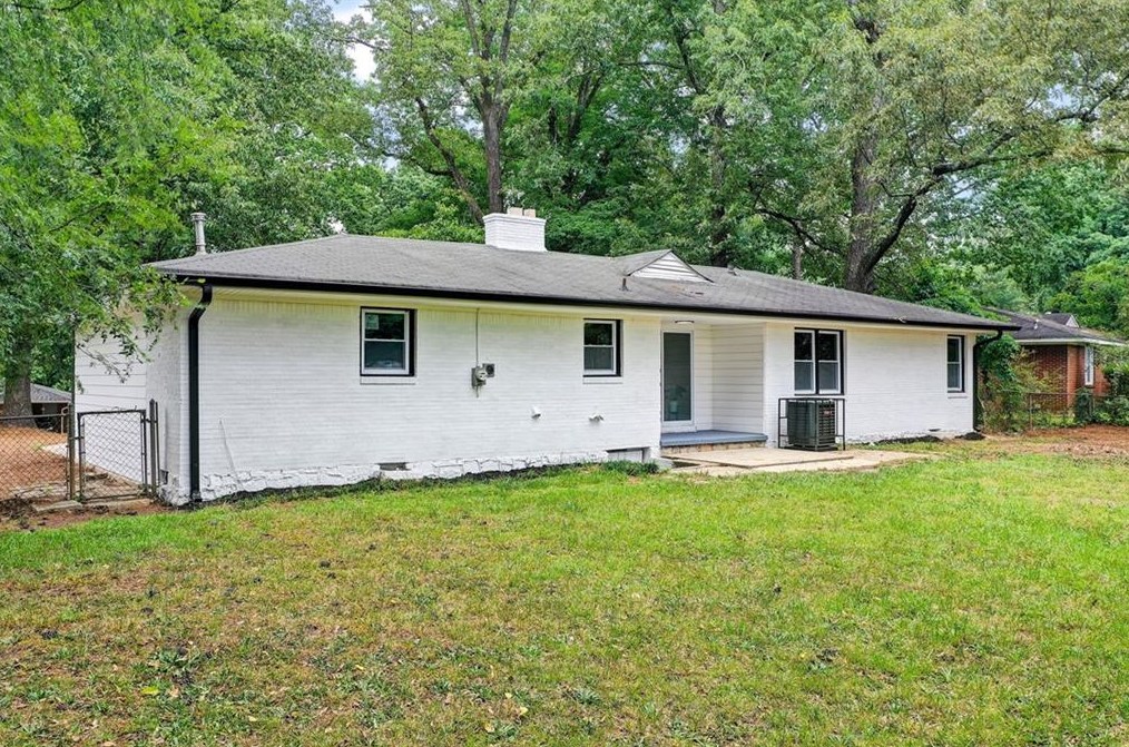 1391 Ruth Pl, Decatur GA  30035-1128 exterior