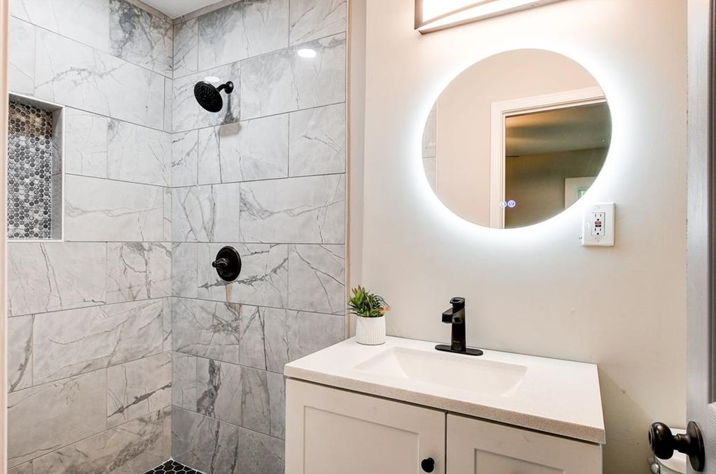 1391 Ruth Pl, Decatur GA  30035-1128 exterior