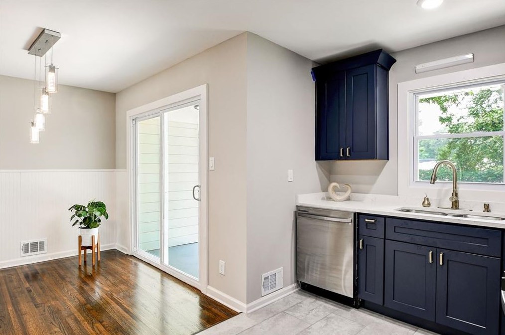 1391 Ruth Pl, Decatur GA  30035-1128 exterior