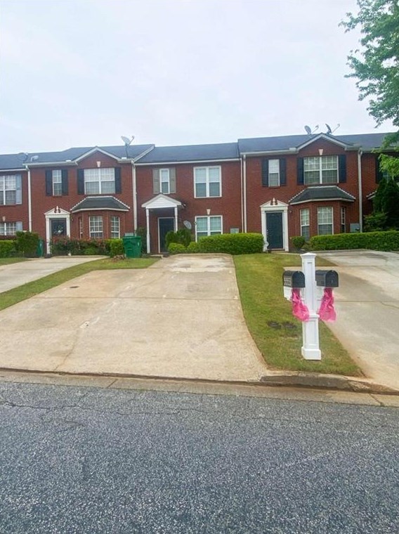 5553 Strathmoor Manor Cir, Lithonia, GA 30058