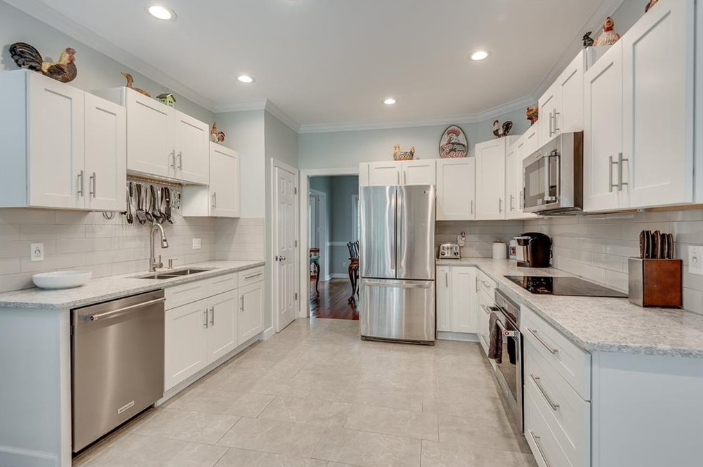 4502 Holly Forest Dr, Gainesville GA  30507-8897 exterior