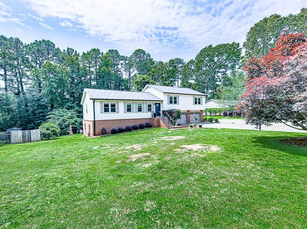4555 Keith Dr Sw, Lilburn, GA 30047