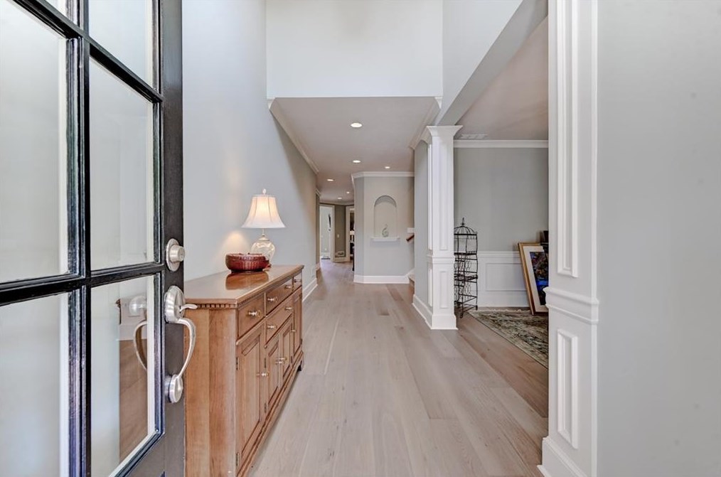 1005 Village Green Cir, Roswell, GA 30075-7685