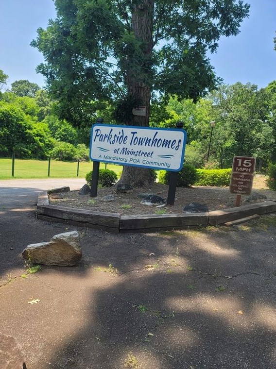 1118 Village St, Stone Mountain, GA 30088