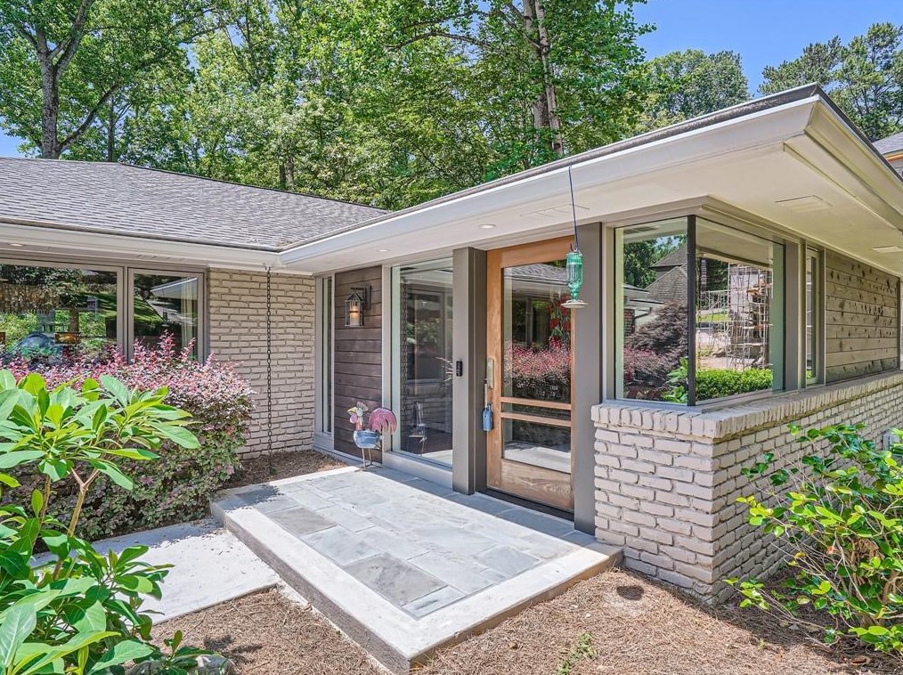 4574 Mystic Dr, Atlanta, GA 30342-2500