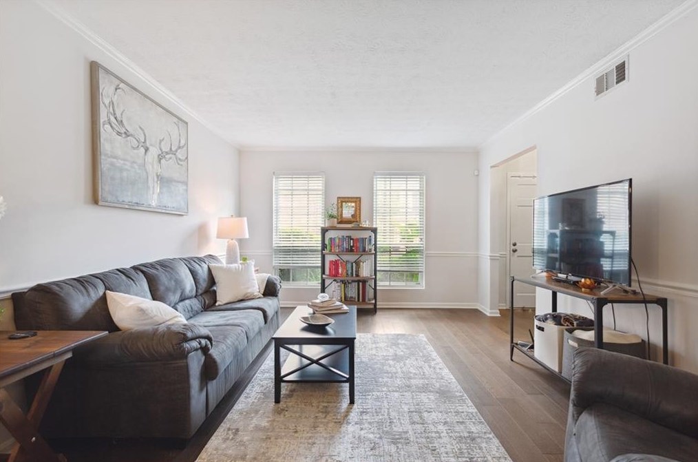 6 Spinning House Pl, Atlanta, GA 30318-1510