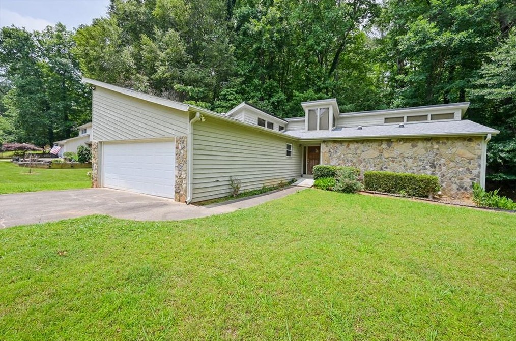 2920 Cedar Knoll Dr, Roswell, GA 30076-2836