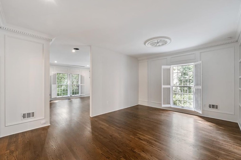 6000 Winterthur Rdg, Atlanta GA  30328-4629 exterior