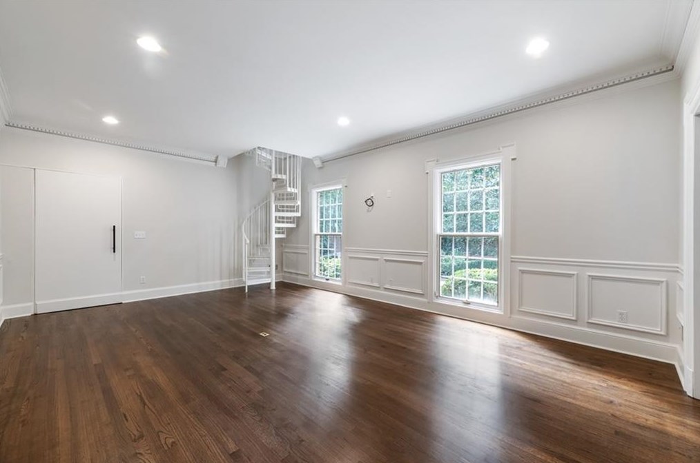 6000 Winterthur Rdg, Atlanta GA  30328-4629 exterior
