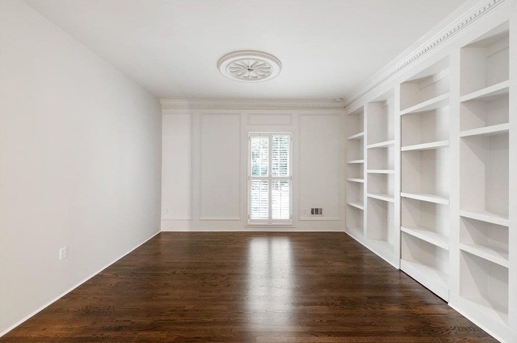 6000 Winterthur Rdg, Atlanta GA  30328-4629 exterior