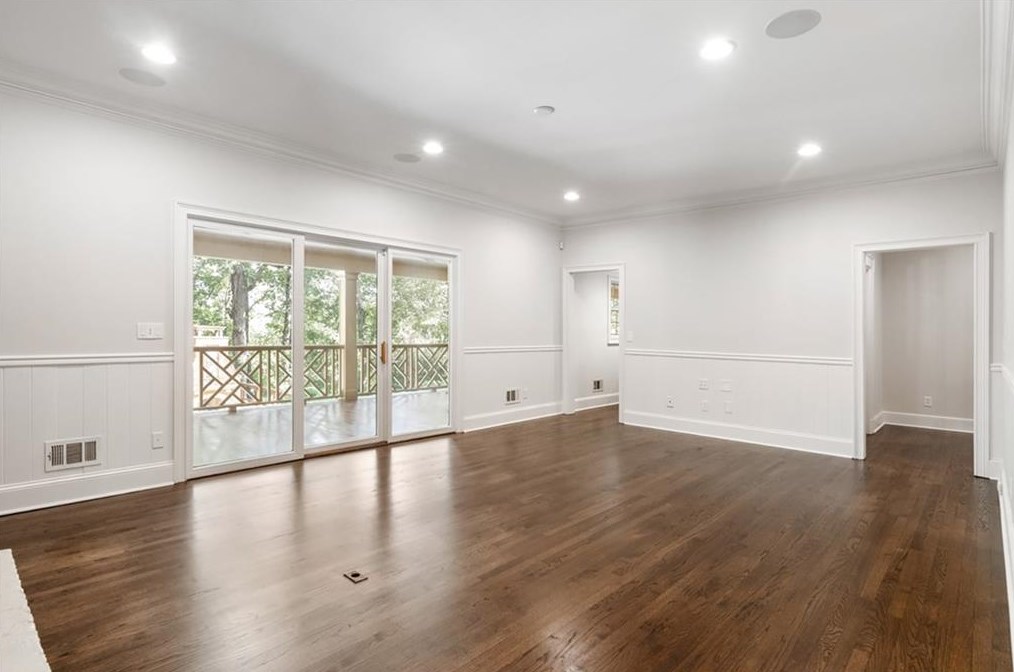 6000 Winterthur Rdg, Atlanta GA  30328-4629 exterior