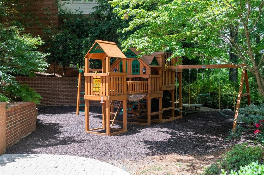 6000 Winterthur Rdg, Atlanta GA  30328-4629 exterior