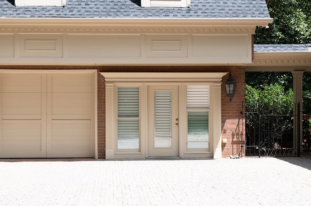 6000 Winterthur Rdg, Atlanta GA  30328-4629 exterior