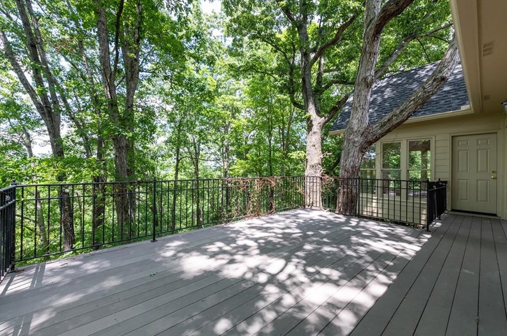 6000 Winterthur Rdg, Atlanta GA  30328-4629 exterior